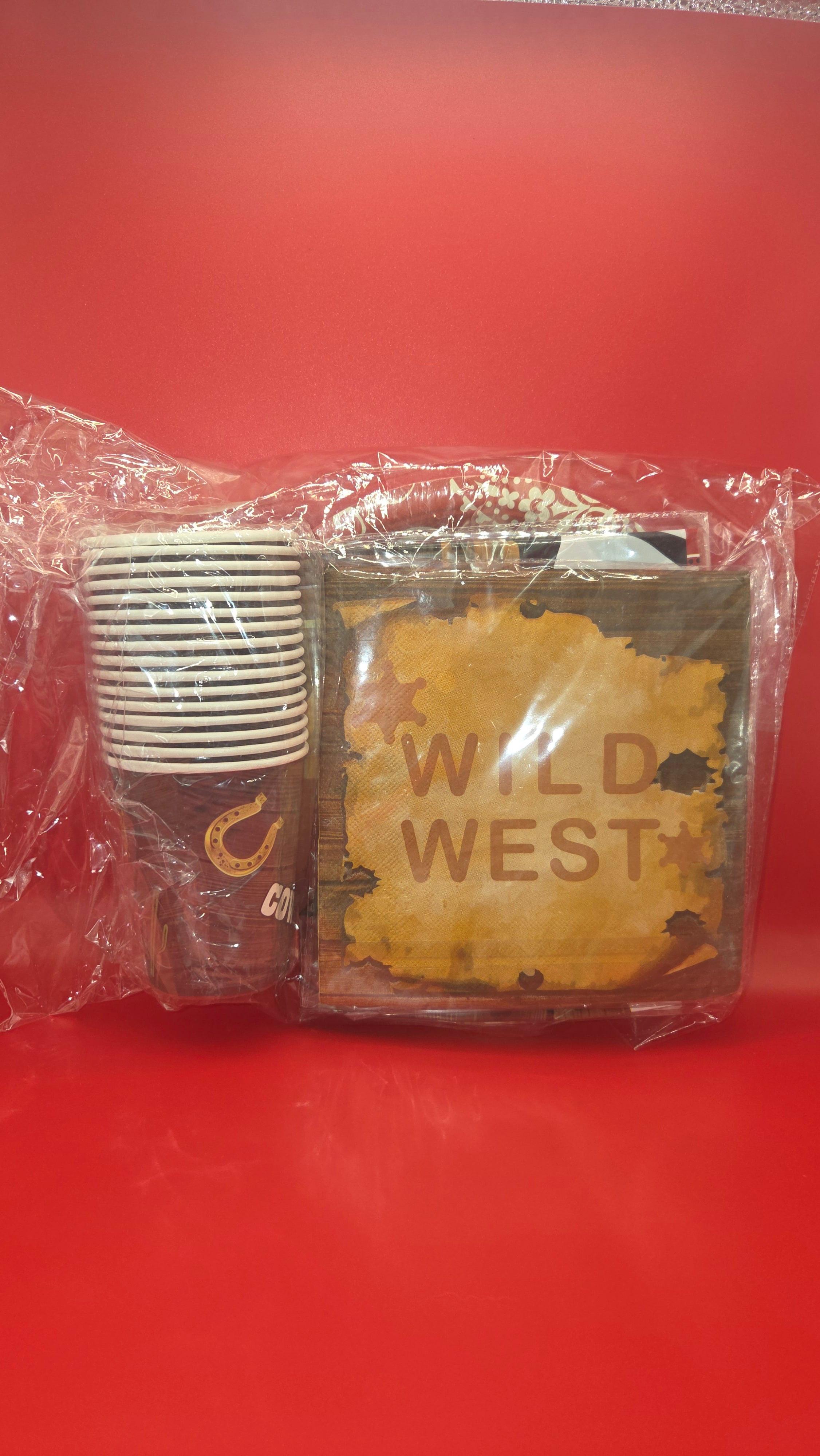Cailess Cowboy Wild West Dinner Set